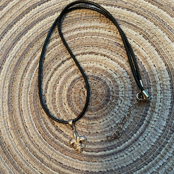 EUC Fleur-de-lis 925 silver pennant on 16”black wax cord with 2” extender. - Picture 2 of 3